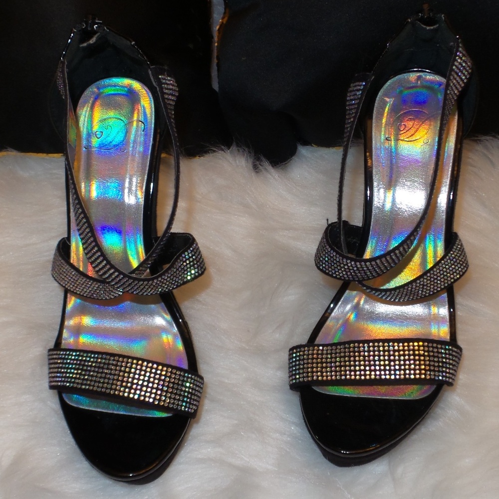 D in HEART Rhinestone Wedge Shoe PRICE🔽